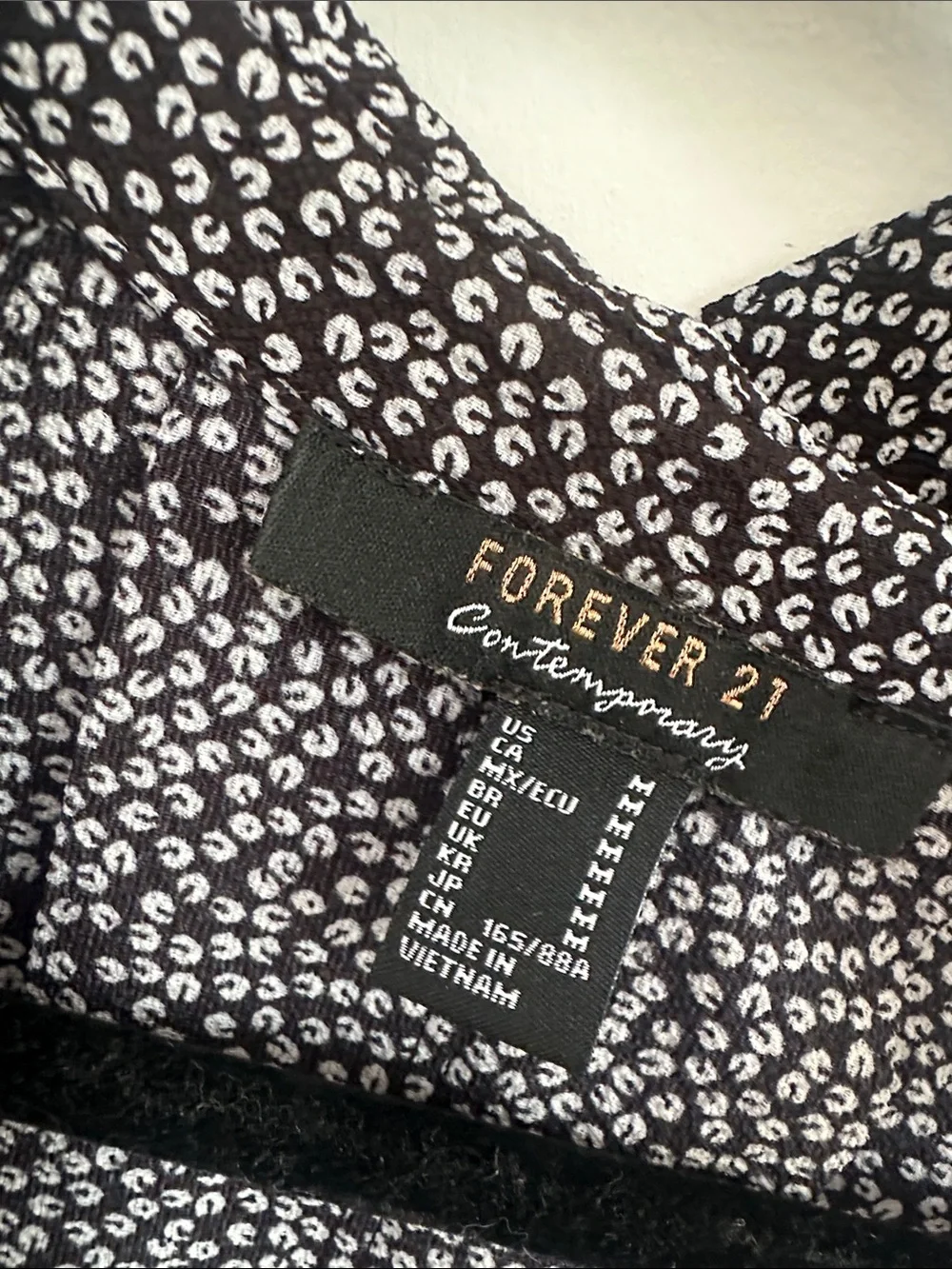 Forever 21 Black and White Printed Tie-Front Blouse